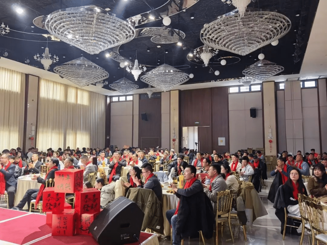 千淘万漉虽辛苦 · 吹尽狂沙始到金 | 格林斯达集团2024年终盛典圆满举办！
