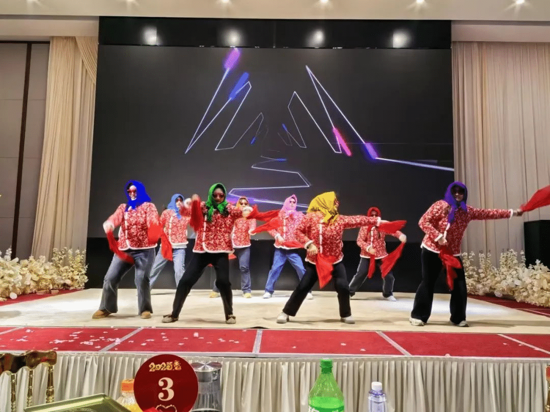 千淘万漉虽辛苦 · 吹尽狂沙始到金 | 格林斯达集团2024年终盛典圆满举办！